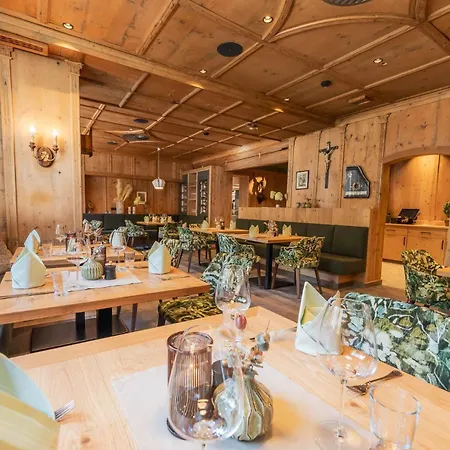 فندق مبيت وإفطار Foersterhaus & Haus Andrea 4*