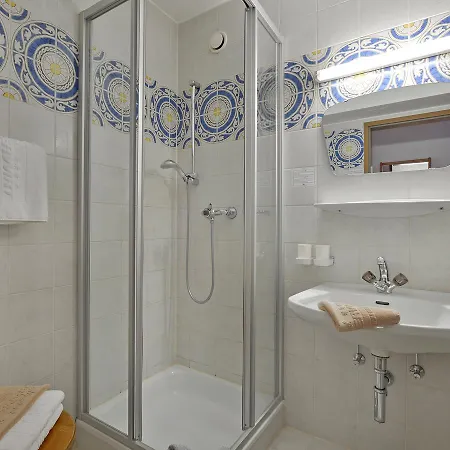 فندق مبيت وإفطار Foersterhaus & Haus Andrea 4*