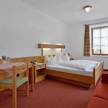 فندق مبيت وإفطار Foersterhaus & Haus Andrea 4*