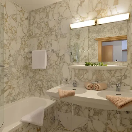 فندق مبيت وإفطار Foersterhaus & Haus Andrea 4*